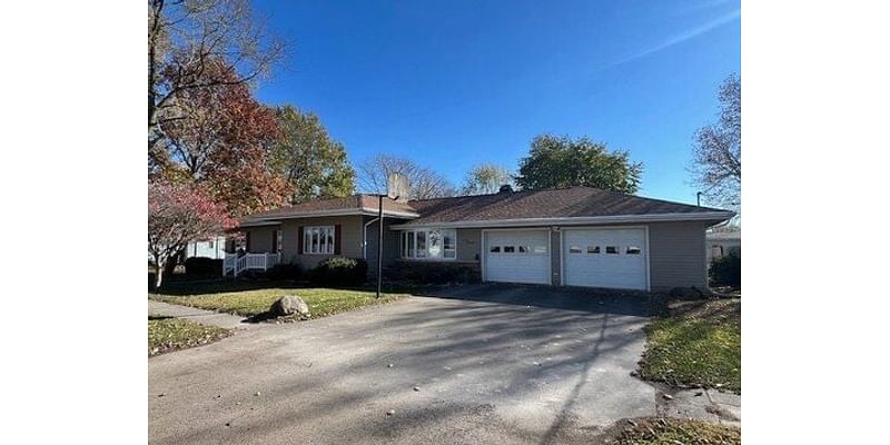 3 Bedroom Home in Arthur - $174,000