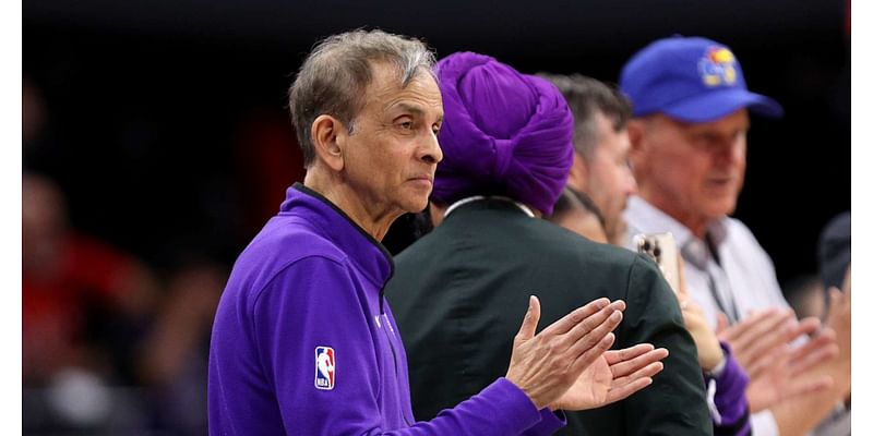 Photo: Kings' Vivek Ranadive Wears 'They Not Like Us' Shirt amid Drake-DeRozan Beef