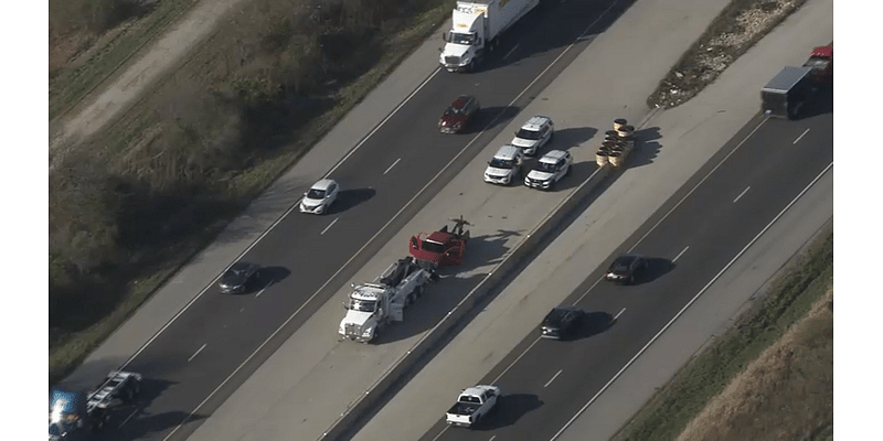 Vehicle wanted in Chicago homicide crashes on I-55 following police pursuit: ISP