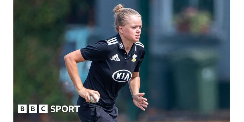 Amy Gordon: Surrey captains signs for Kent