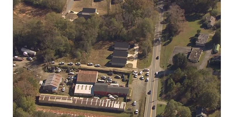 Police arrest man following pursuit in northwest Charlotte