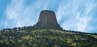 21-year-old rock climber dies after fall at Devils Tower