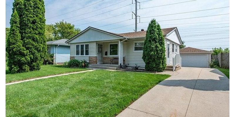 3 Bedroom Home in Waukegan - $219,900