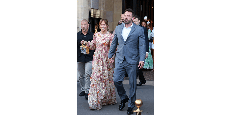 Ben Affleck ditches wedding ring again after spending Fourth of July apart from Jennifer Lopez