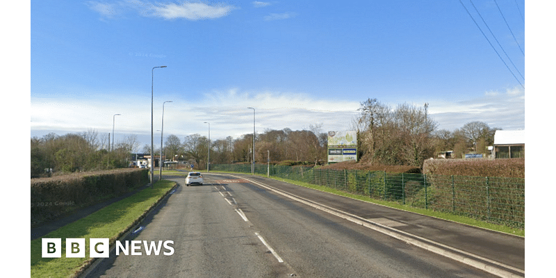 Barry crash leaves two women dead and one man critical