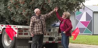 From 'timber!' to tidings, Nampa moves city's Christmas Tree to its holiday location