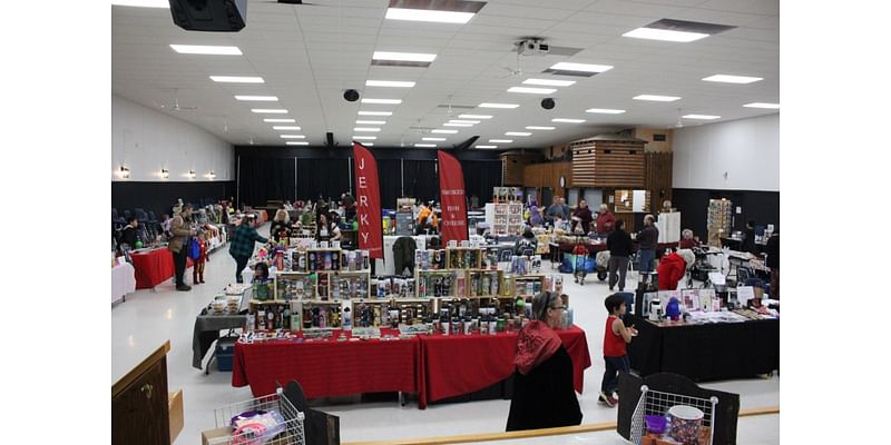 Glendon market draws vendors to Halloween-themed event