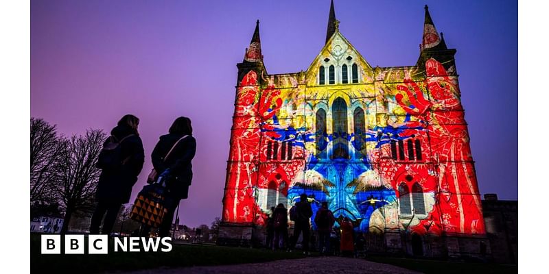 Newspaper in the West: Cathedral light display wows onlookers