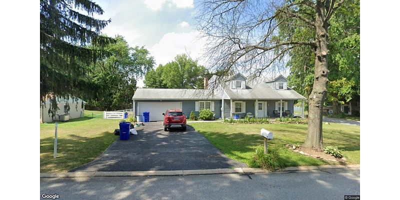 Single family residence in Shrewsbury sells for $325,000