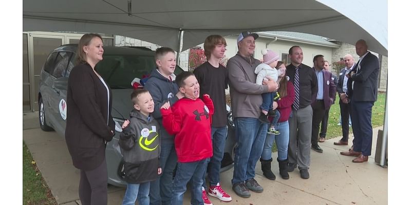 Appleton veteran receives new car from Progressive’s “Keys to Progress” program