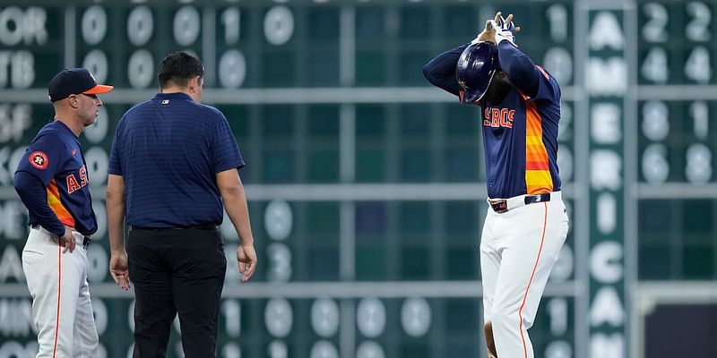 Astros slugger Yordan Alvarez exits game with right knee contusion