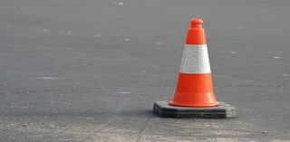 7 downed poles close road in Kailua