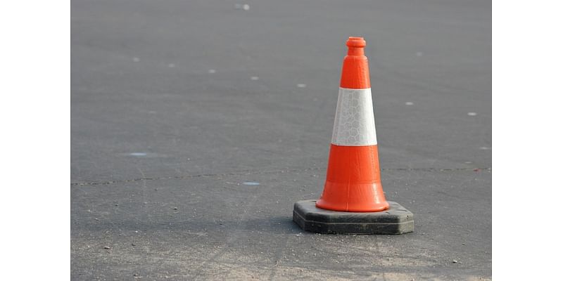 7 downed poles close road in Kailua