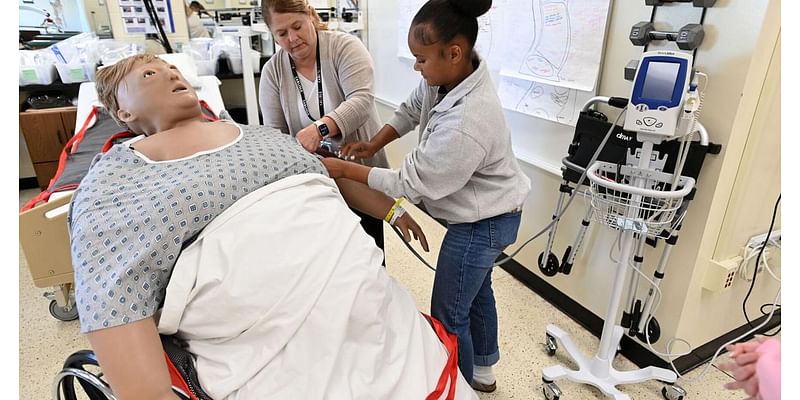 300-pound bariatric manikin teaches Carlisle students how to handle obese patients