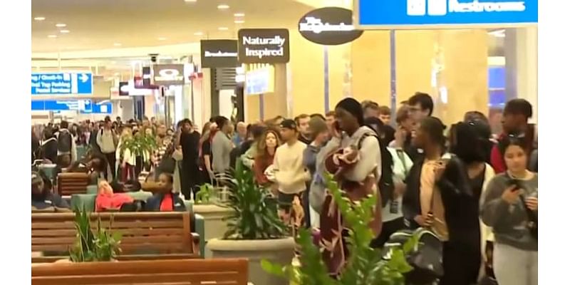 Crazy long lines form at Orlando airport ahead of Thanksgiving