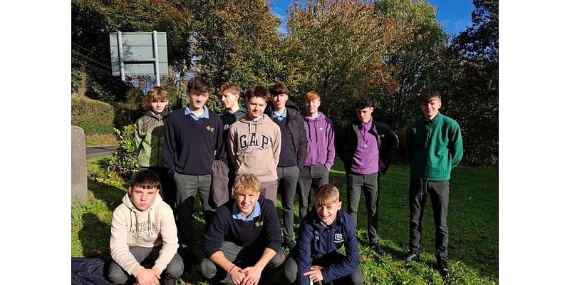 Wexford students help with spring bulb planting