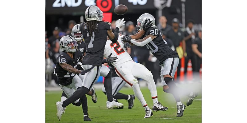 Deshaun Watson unable to overcome pick that went off Amari Cooper’s chest and other mistakes in loss to Raiders