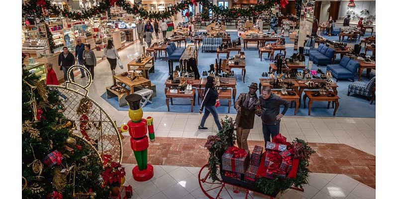 Holiday spending projected to hit new record this year