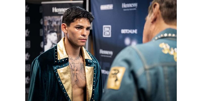 Ryan Garcia Jumps In as Fans Bully a Robot