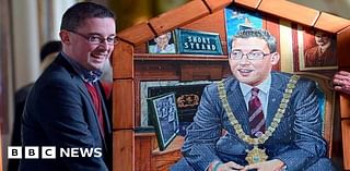 Niall Ó Donnghaile portrait to be removed