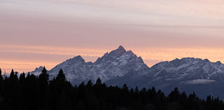 SNAPPED: Sun sets over Tetons