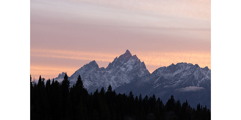 SNAPPED: Sun sets over Tetons