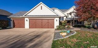 5 Bedroom Home in Bettendorf - $665,000