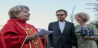 Abba’s Bjorn Ulvaeus marries partner in ceremony officiated by Sandi Toksvig