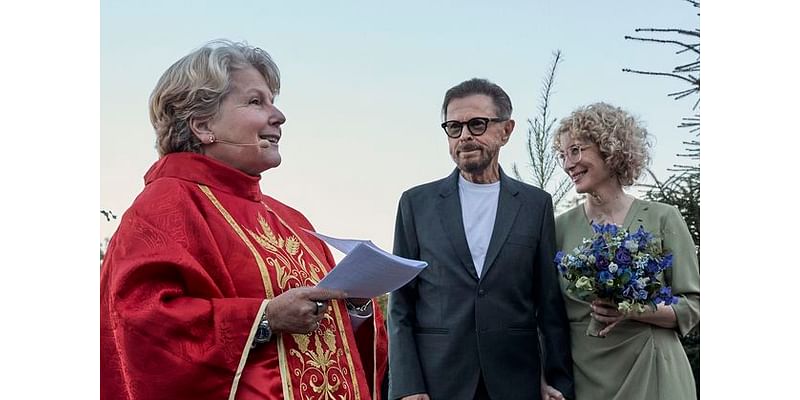 Abba’s Bjorn Ulvaeus marries partner in ceremony officiated by Sandi Toksvig