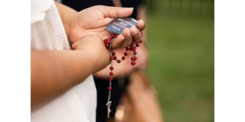 Diocese holds vigil, protesters gather as Freddie Owens heads to SC death chamber