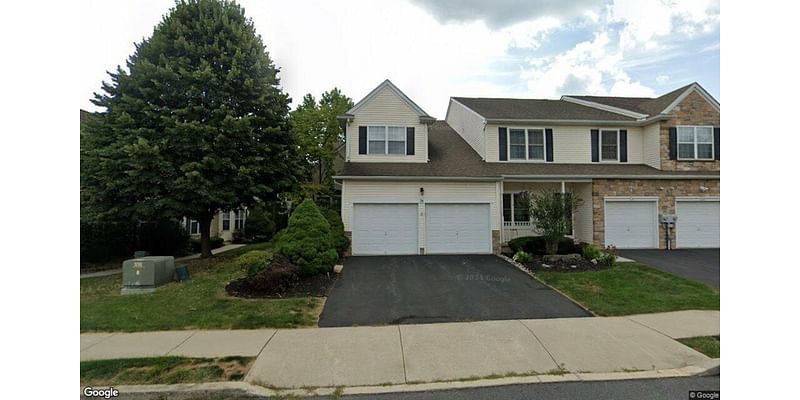 Single family residence in Easton sells for $375,000