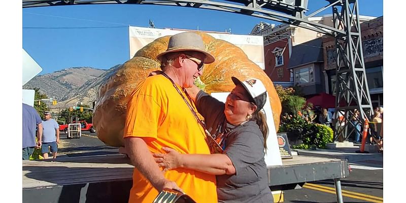 Utah Couple Grow Record-Breaking 2,289-Pound…