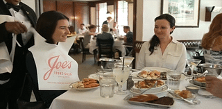 It’s back! Joe’s Stone Crab reopens in Miami Beach for the season - WSVN 7News