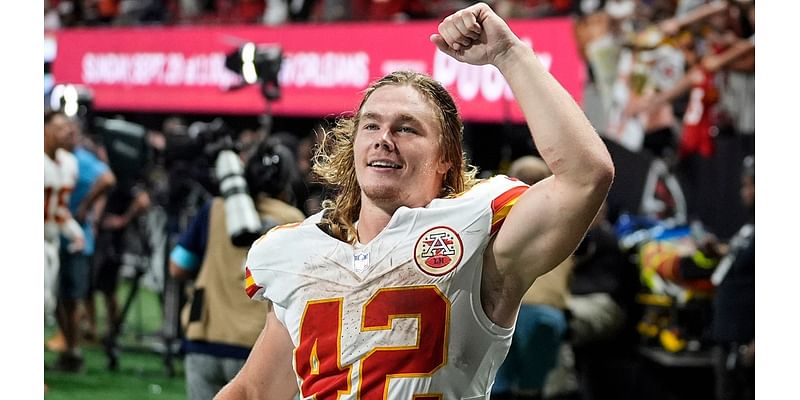 Chiefs' Carson Steele picks playing in NFL 'every day of the week' as family watches from sister's wedding