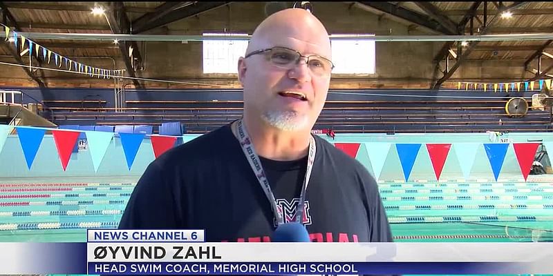 WFISD swim coach becomes U.S. citizen