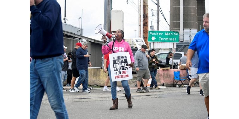 US shippers avoid East Coast ports on risk of second strike