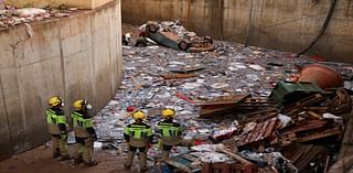 Spain floods latest: Dogs being used in search for missing people as ‘stick-wielding’ vigilantes patrol streets