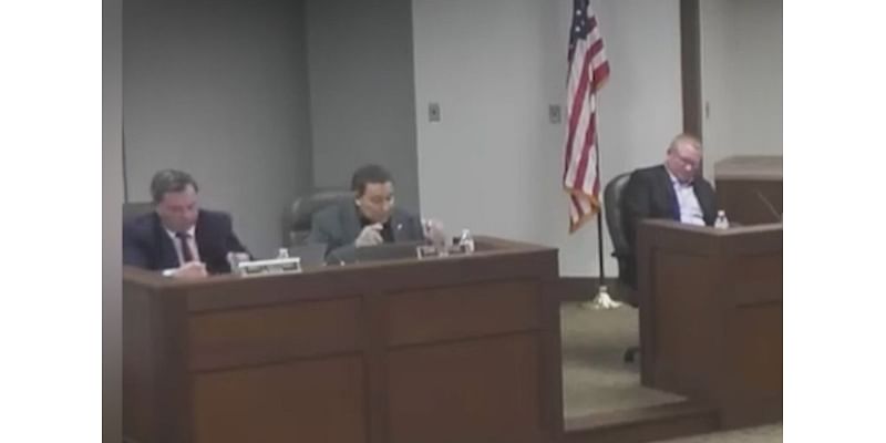 Twinsburg mayor to residents in tense meeting: ‘If you’re in a glass house, don’t throw stones’