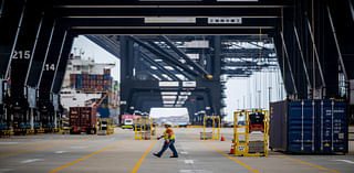 How would a longshoremen strike affect Houston’s economy? It depends how long it lasts.