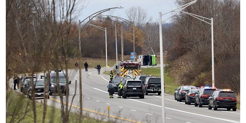 28 people injured, 1 critically, in Thursday morning tour bus crash on I-490 near Chili