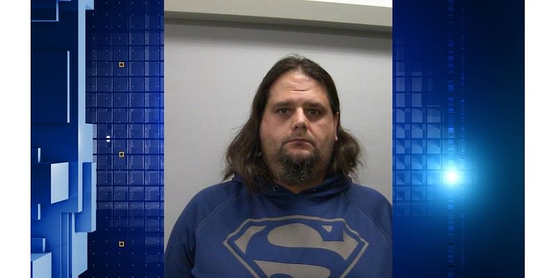 Lee County man charged with 5 counts of dissemination of child porn