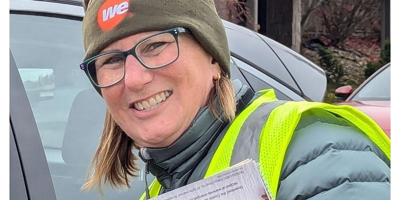 Residents line up for 2024 We Energies Cookie Book