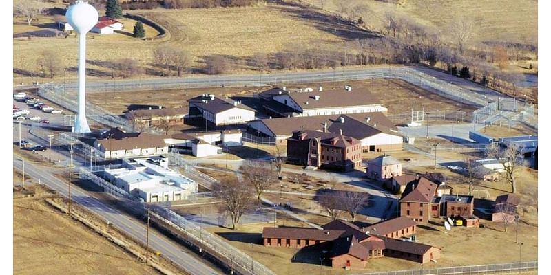 Former guard, several York inmates say they've been ignored by leadership over poor conditions