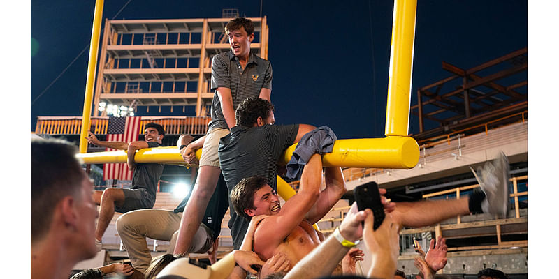 How long it took Vanderbilt goalposts to go in Cumberland River after Alabama upset