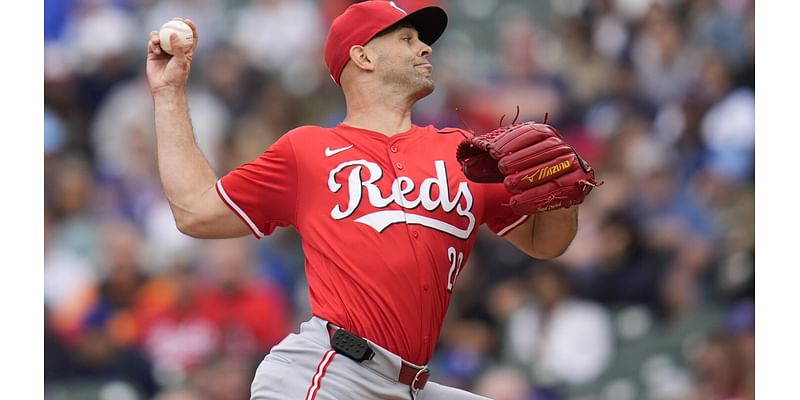 Pitcher Nick Martinez accepts $21.05 million qualifying offer to remain with Reds