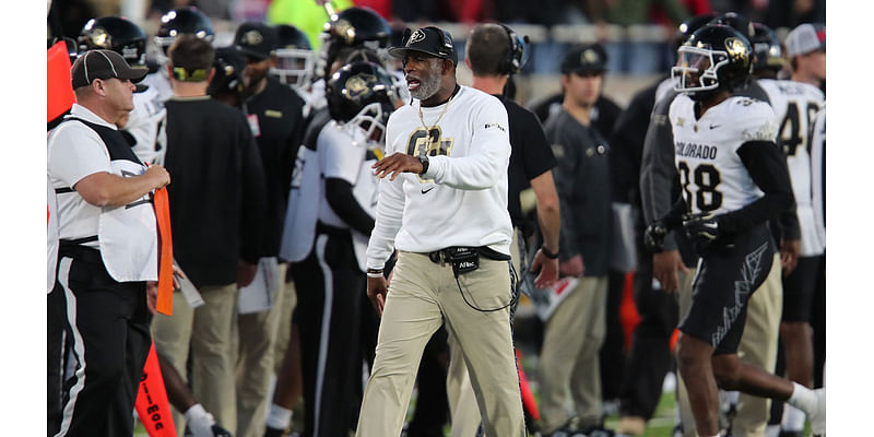 Deion Sanders' hilarious reaction to Texas Tech fans throwing tortillas at him