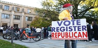 Hundreds gather at Penn State to hear from former presidential candidate Vivek Ramaswamy