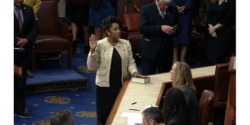 Erica Lee Carter sworn-in to finish her mother's term in Congress