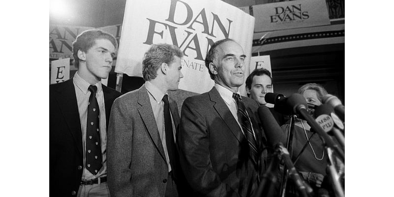 Dan Evans, former governor of Washington and US senator, dies at 98