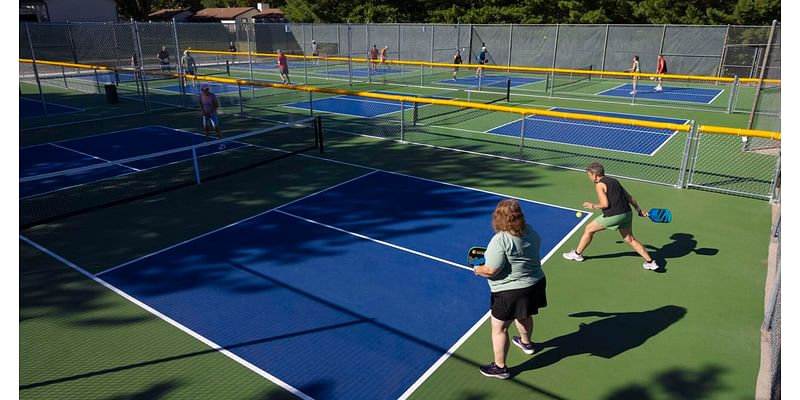 Pickleball Lincoln dedicates newly surfaced pickleball courts at three parks